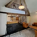Authentic 18th Century Longhouse In Le Perche Hébergement de vacances *